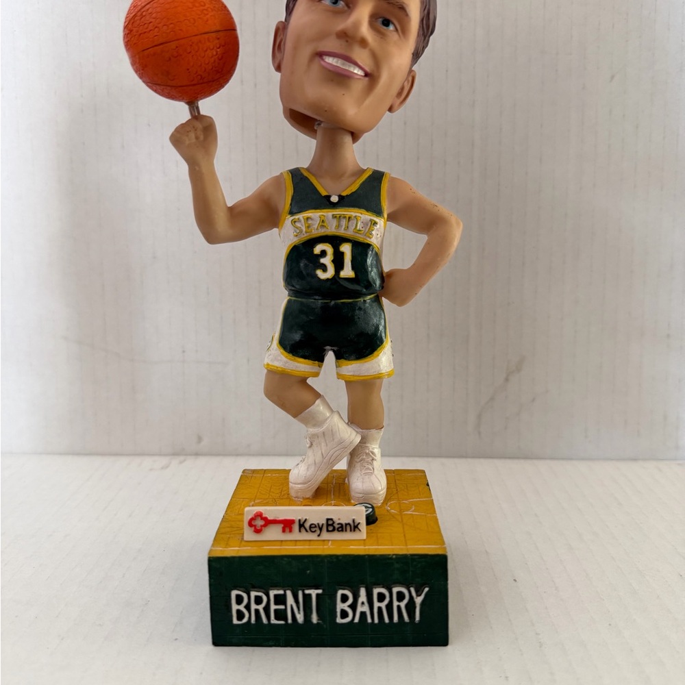 Vintage Seattle Basketball Bobblehead in Green & Yellow